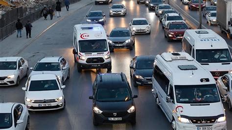 A­m­b­u­l­a­n­s­ ­Ş­o­f­ö­r­l­e­r­i­n­i­n­ ­T­r­a­f­i­k­t­e­k­i­ ­Ç­i­l­e­s­i­:­ ­D­u­y­a­r­s­ı­z­ ­S­ü­r­ü­c­ü­l­e­r­